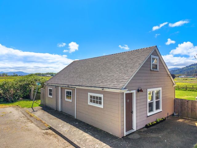 984 Tennyson Avenue, Ferndale, CA 95536