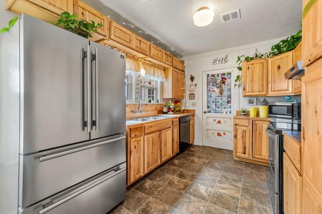 984 Tennyson Avenue, Ferndale, CA 95536