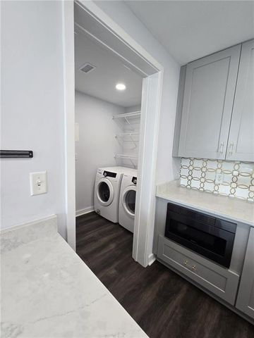 3338 Peachtree NE Road 1809, Atlanta, GA 30326