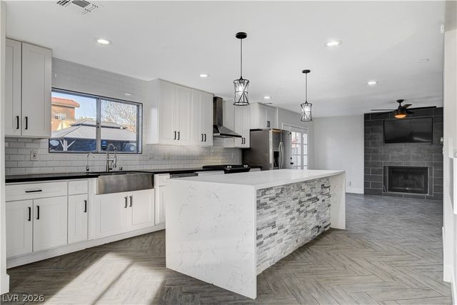 7664 Hernando Drive, Las Vegas, NV 89147