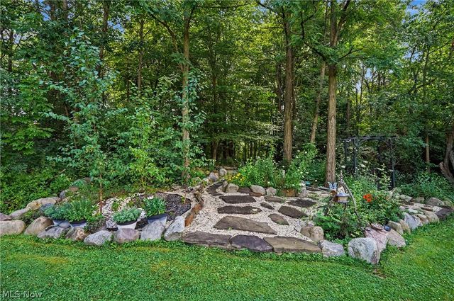 952 Ravenna Road, Kent, OH 44240