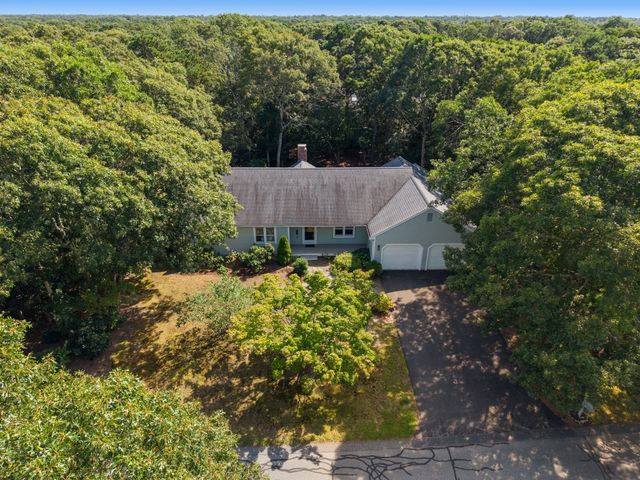 11 Fairways Drive, Harwich, MA 02645
