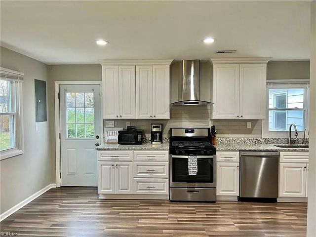 15 E Walker RD, Hampton, VA 23666