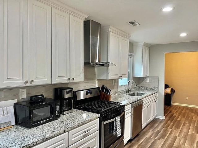 15 E Walker RD, Hampton, VA 23666