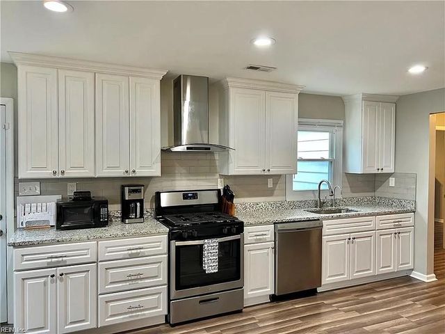 15 E Walker RD, Hampton, VA 23666