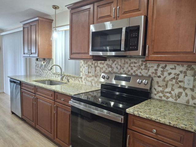 3237 Scarlet Tanager Court, Port St Lucie, FL 34952