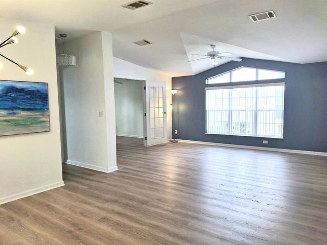 3237 Scarlet Tanager Court, Port St Lucie, FL 34952