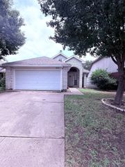 6732 Driffield Circle E, North Richland Hills, TX 76182