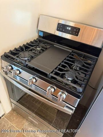 1916 Beal Avenue, Lansing, MI 48910