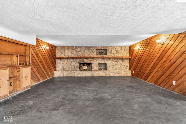 4953 Hillcrest Court, Avon, IN 46123