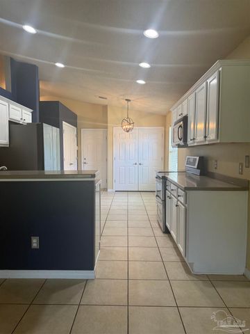 4907 Makenna Cir, Pace, FL 32571