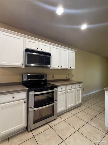 4907 Makenna Cir, Pace, FL 32571