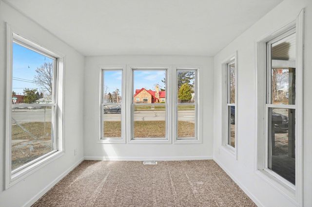 419 W Washington Avenue, Saint Louis, MI 48880