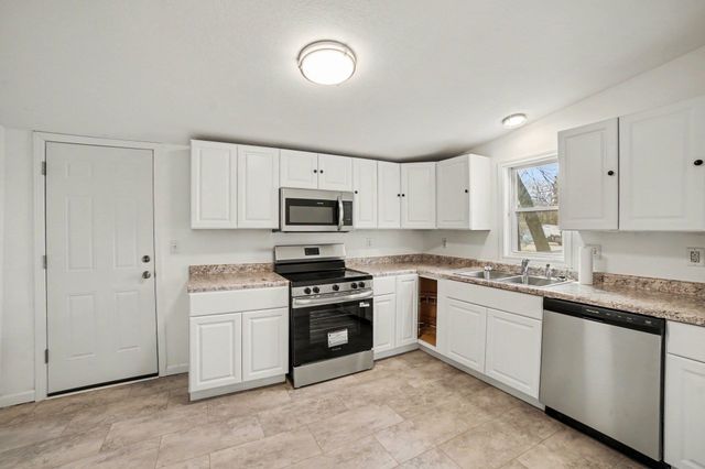 419 W Washington Avenue, Saint Louis, MI 48880