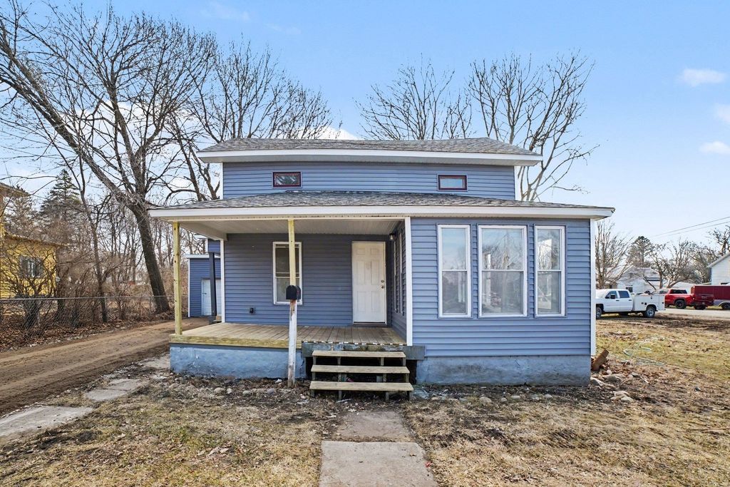 419 W Washington Avenue, Saint Louis, MI 48880