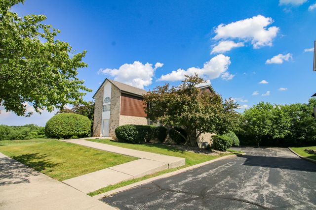 1429 Berta Drive 2W, Crest Hill, IL 60403