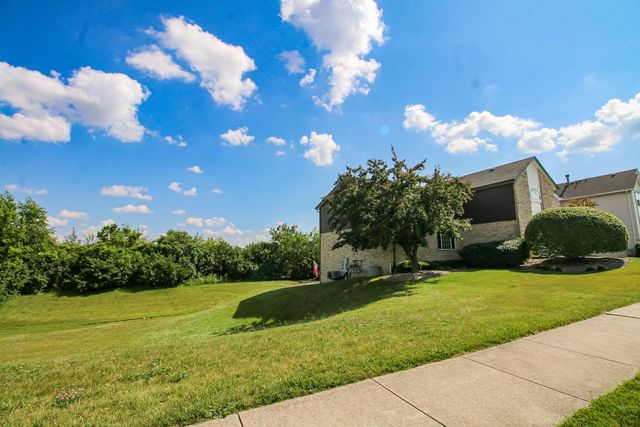 1429 Berta Drive 2W, Crest Hill, IL 60403