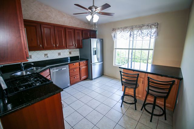 1429 Berta Drive 2W, Crest Hill, IL 60403