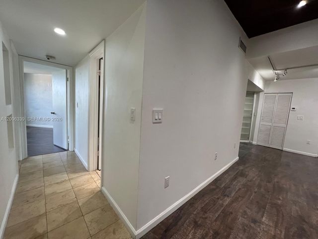 9715 Fontainebleau Blvd E308, Miami, FL 33172