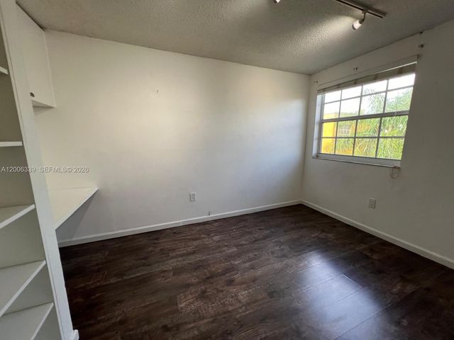 9715 Fontainebleau Blvd E308, Miami, FL 33172