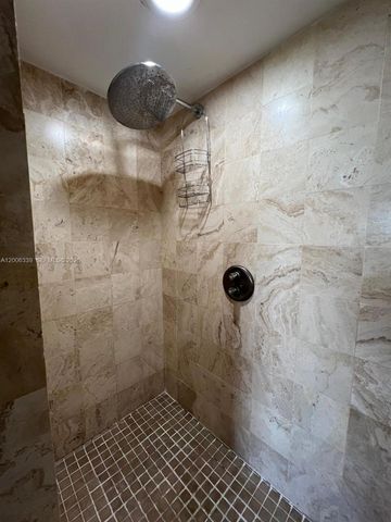 9715 Fontainebleau Blvd E308, Miami, FL 33172