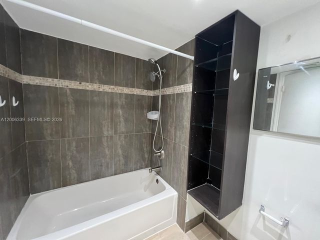 9715 Fontainebleau Blvd E308, Miami, FL 33172