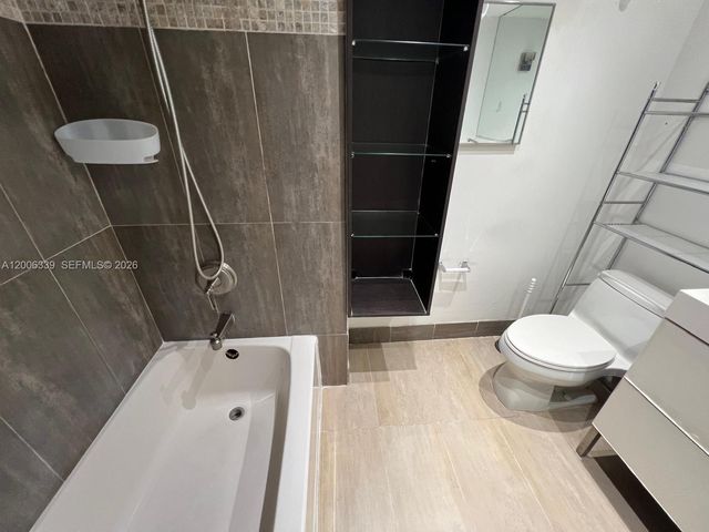 9715 Fontainebleau Blvd E308, Miami, FL 33172