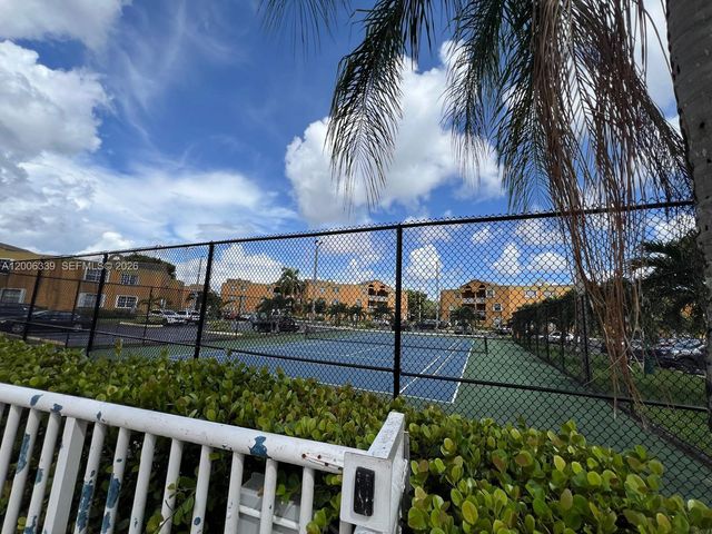 9715 Fontainebleau Blvd E308, Miami, FL 33172