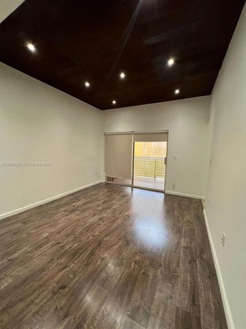 9715 Fontainebleau Blvd E308, Miami, FL 33172