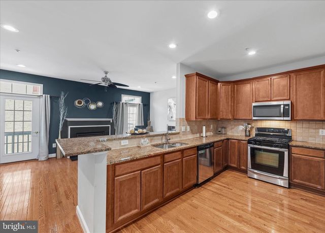 503 TOUCHDOWN DR, Hyattsville, MD 20785