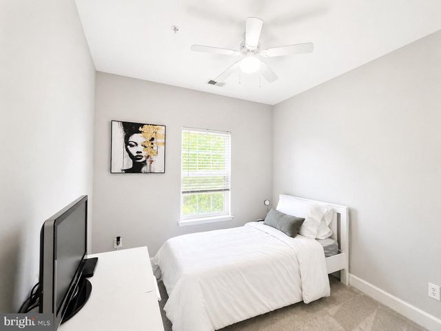 503 TOUCHDOWN DR, Hyattsville, MD 20785