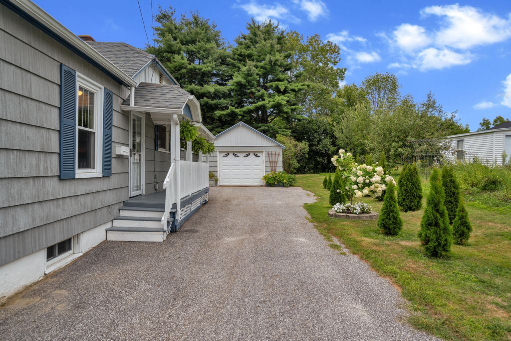 28 Boston Avenue, Lewiston, ME 04240 — photo 2