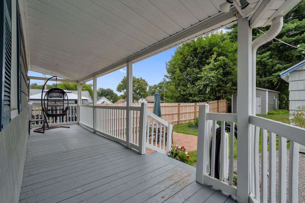 28 Boston Avenue, Lewiston, ME 04240 — photo 4