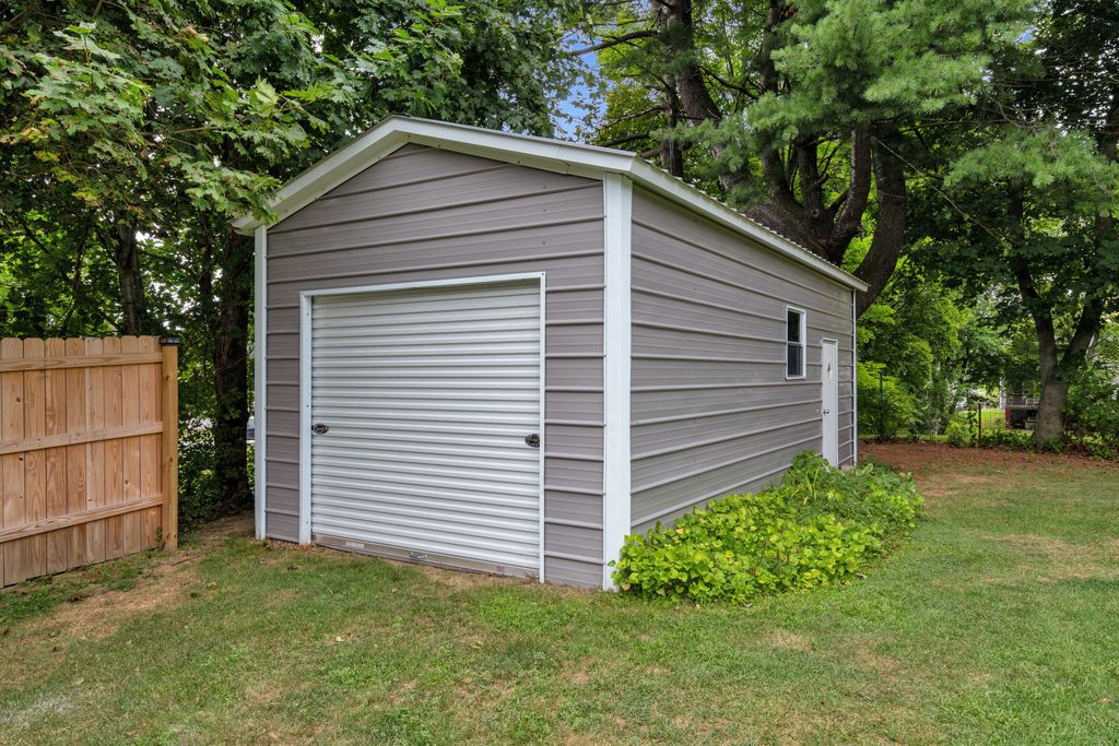 28 Boston Avenue, Lewiston, ME 04240 — photo 5