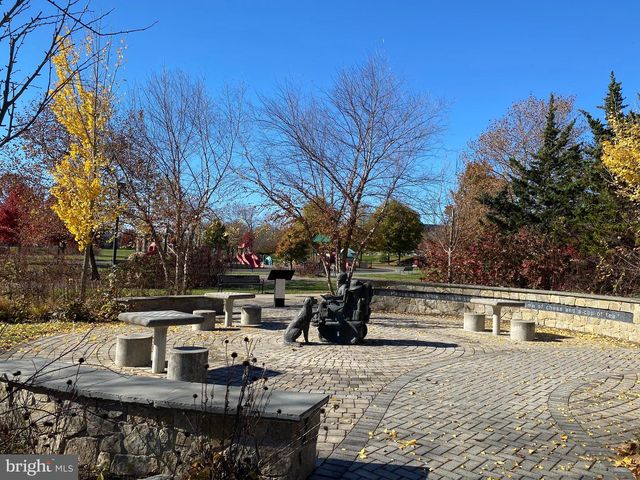 1108 HAVENCREST ST, Rockville, MD 20850