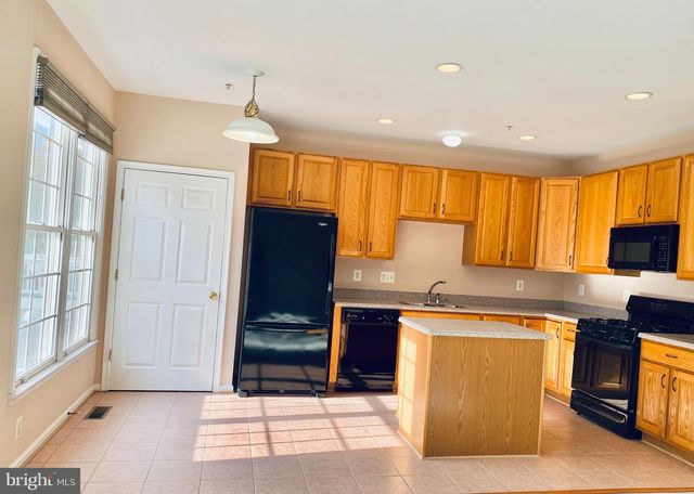 1108 HAVENCREST ST, Rockville, MD 20850