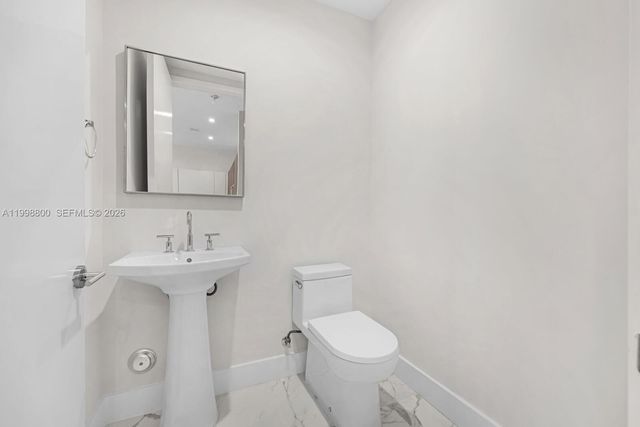 275 Giralda Ave 6E, Coral Gables, FL 33134