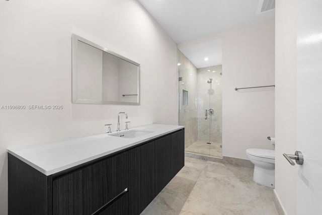 275 Giralda Ave 6E, Coral Gables, FL 33134