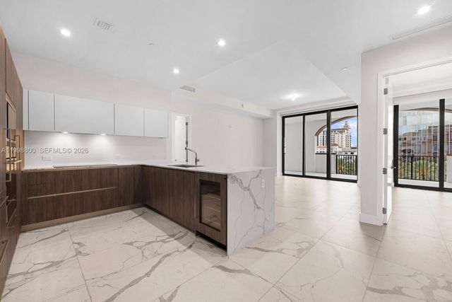 275 Giralda Ave 6E, Coral Gables, FL 33134