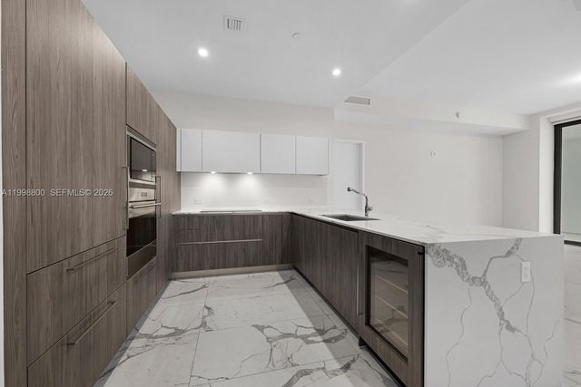 275 Giralda Ave 6E, Coral Gables, FL 33134