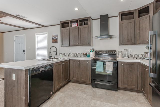 7075 Scott Dr, Odessa, TX 79766