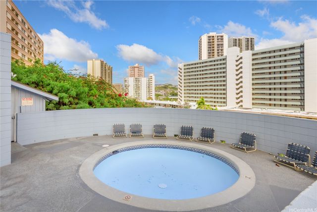 3045 Ala Napuaa Place 1701, Honolulu, HI 96818