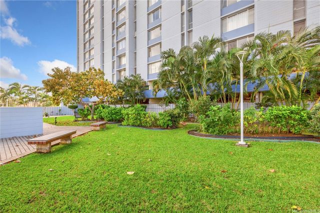 3045 Ala Napuaa Place 1701, Honolulu, HI 96818