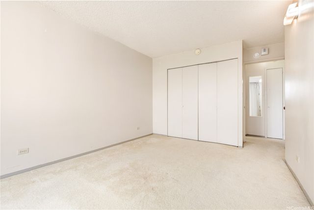3045 Ala Napuaa Place 1701, Honolulu, HI 96818