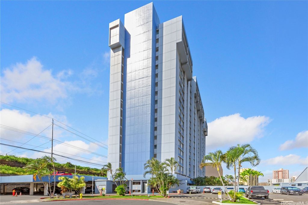 3045 Ala Napuaa Place 1701, Honolulu, HI 96818