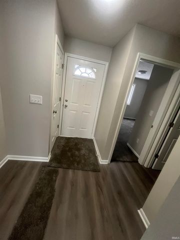 6823 Creekwood Trail, Fort Wayne, IN 46835