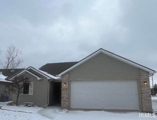 6823 Creekwood Trail, Fort Wayne, IN 46835