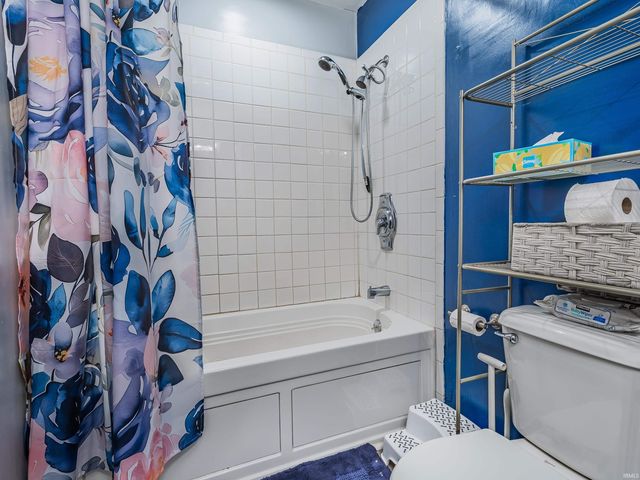 801 N Maxine Drive, Ossian, IN 46777