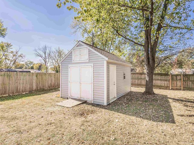 801 N Maxine Drive, Ossian, IN 46777