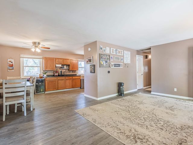 801 N Maxine Drive, Ossian, IN 46777